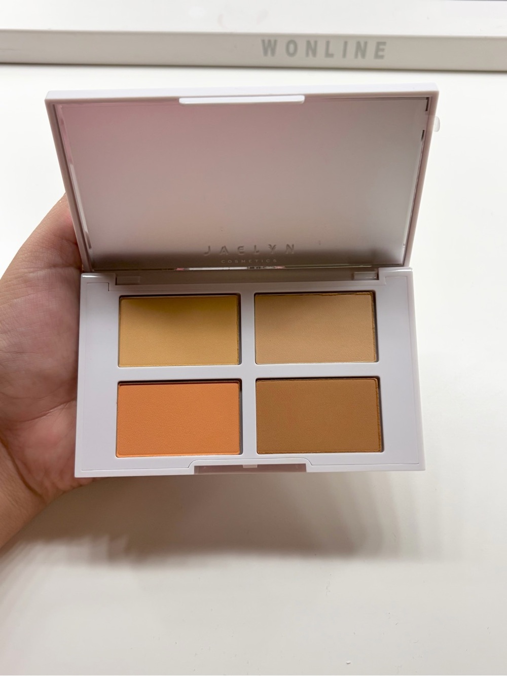 Jaclyn Cosmetics Brightening & Setting Powder Pallet